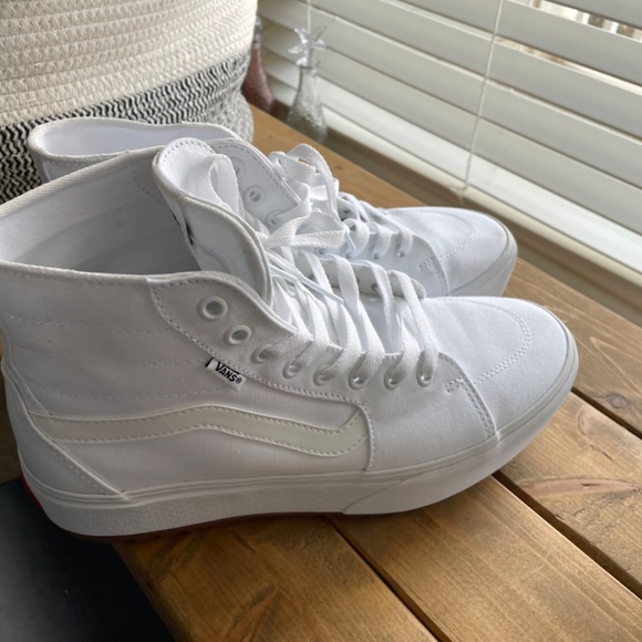 Vans - Picture 8 of 12